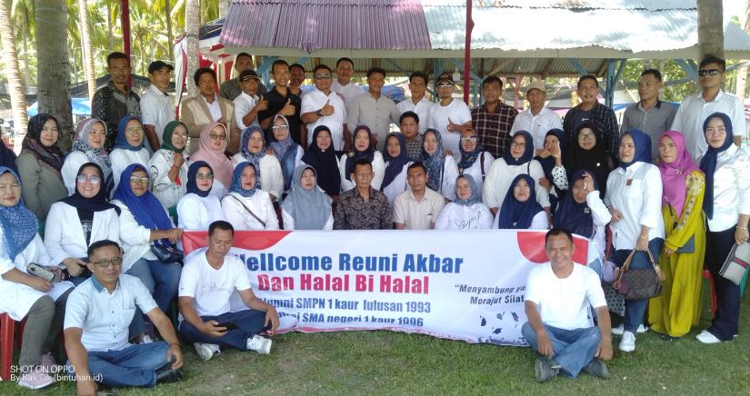 Poto bersama Alumni Reuni Akbar SMPN 1 Kaur dan SMAN 1 Kaur
